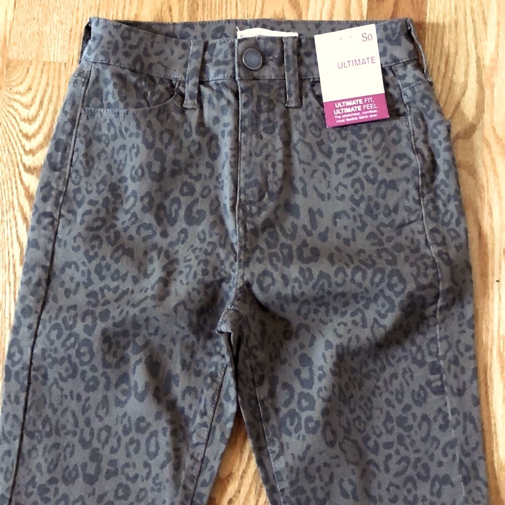 🔴 CLEARANCE🔖NWT SO 🐆 RAW HEM STRETCH CHEETAH JEGGING CROPPED SKINNY JEANS Size 3 - Picture 2 of 9